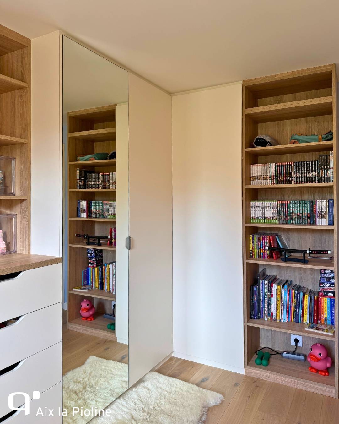 Dressing pour chambre d'enfants sur-mesure avec bureau de travail intégré à Aix en Provence