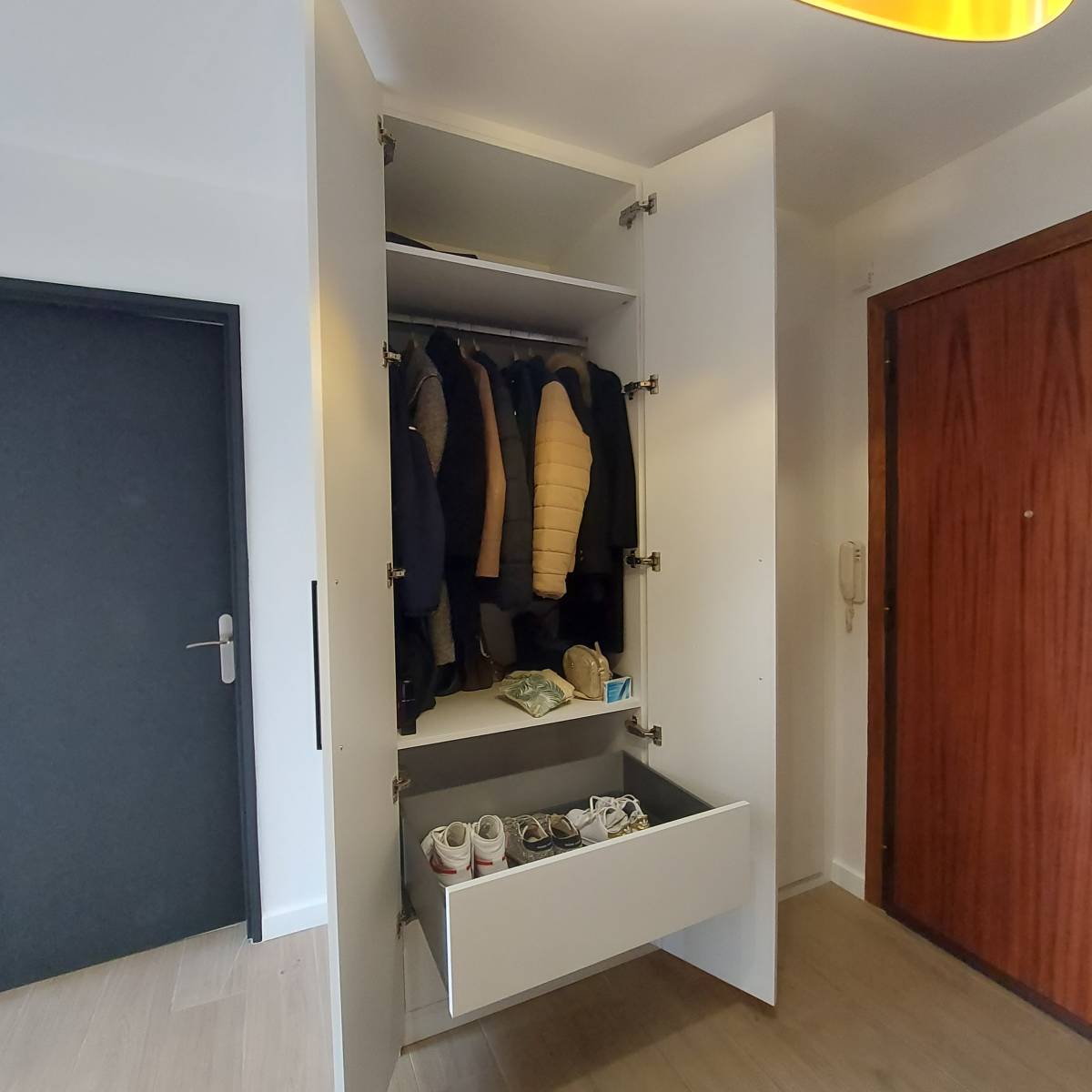 Meubles d'entrée sur mesure à Marseille la Valentine et Allauch avec JVB Agencement-Quadro