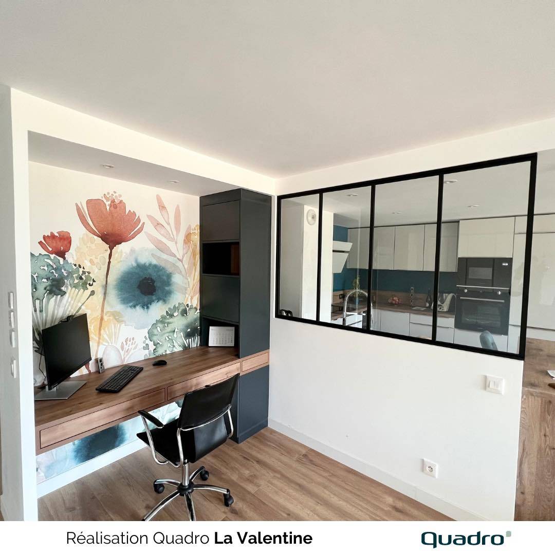 bureau-bibliothèque sur mesure à La Valentine créé par Quadro, offrant un espace de travail à domicile confortable