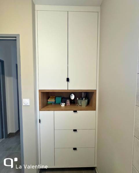 salle de bain tout en hauteur sur mesure quadro la valentine à Marseille