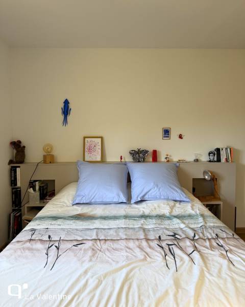 Tête de lit sur mesure avec rangement et éclairage à La Valentine