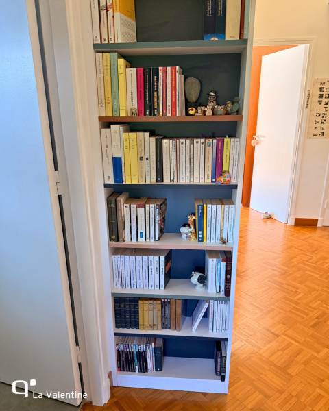 Une bibliothèque sur mesure pour optimiser un renfoncement à Marseille 8ème