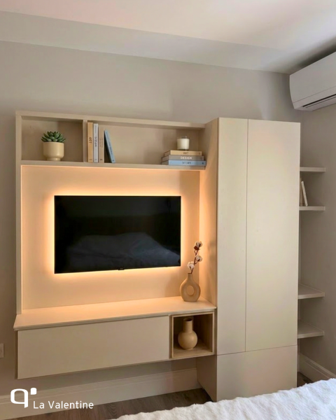 Un meuble TV, dressing et rangements sur mesure dans une chambre à Marseille 12ème