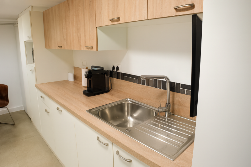 Aménagez votre arrière-boutique grâce à nos réalisations sur mesure dans le secteur de Marseille la Valentine 13012