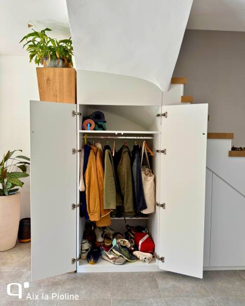 Sous pente sur mesure avec penderie intégrée blanc à aix en provence