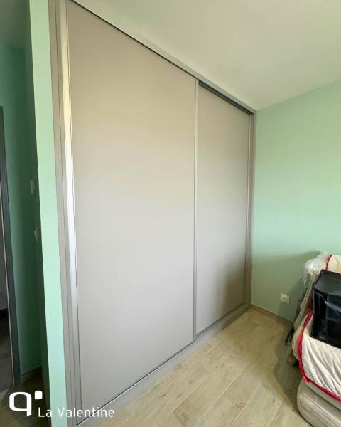 Placard sur mesure avec portes coulissantes à Marseille 12ème