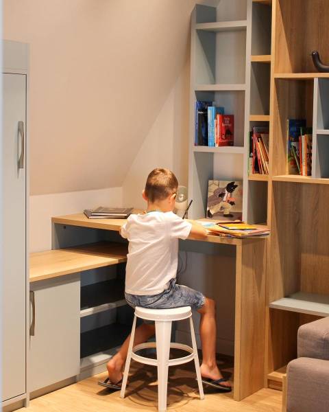 Rangements sur mesure pour une chambre d'enfant  à Marseille la Valentine avec JVB Agencement