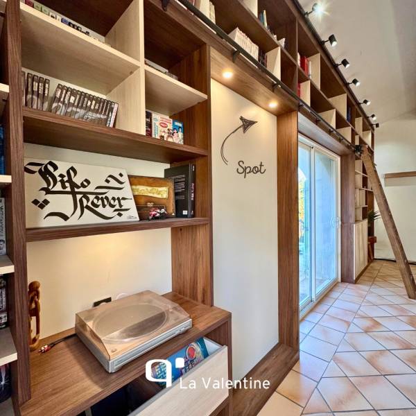 Bibliothèque sur mesure avec échelle coulissante intégré à La Penne Sur Huveaune