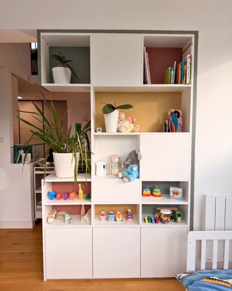 Meuble de séparation multi-usages (bibliothèque et chamnbre) à Ceyreste