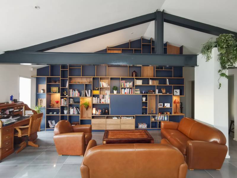 Transformer votre mur en sous pente en une bibliothèque/ Meuble TV sur mesure proche d’Aix en Provence