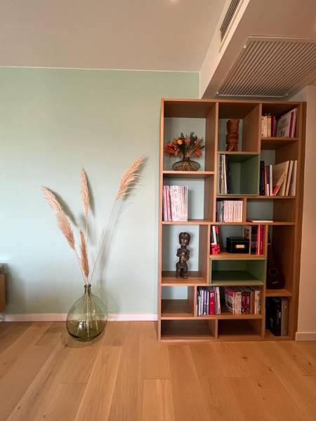 Bibliothèque sur-mesure placage bois et laque à Marseille